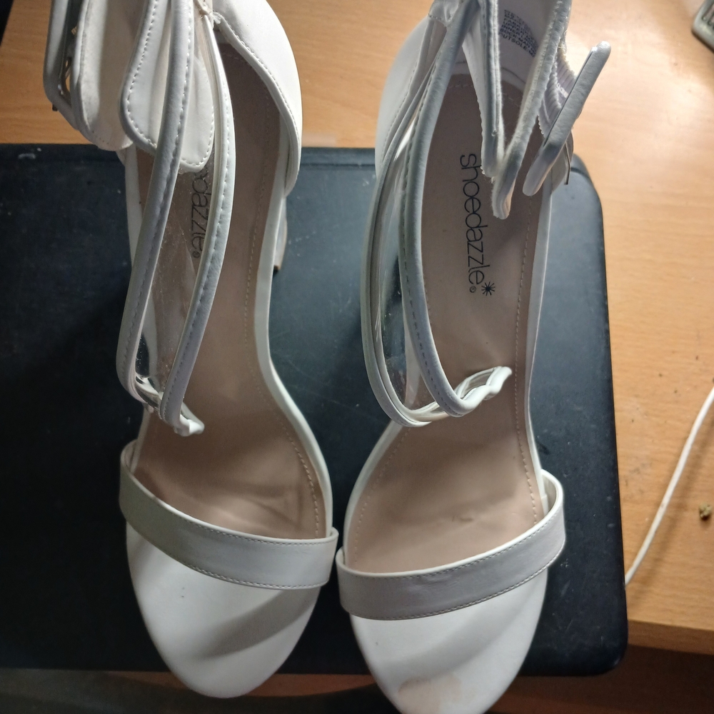 Shoe Dazzle White Women's Sandals